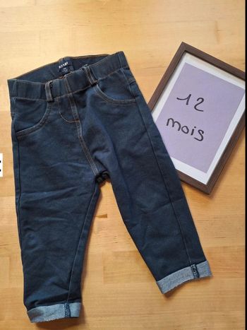 Jean pour fille taille 12mois marque Kiabi en très bon état