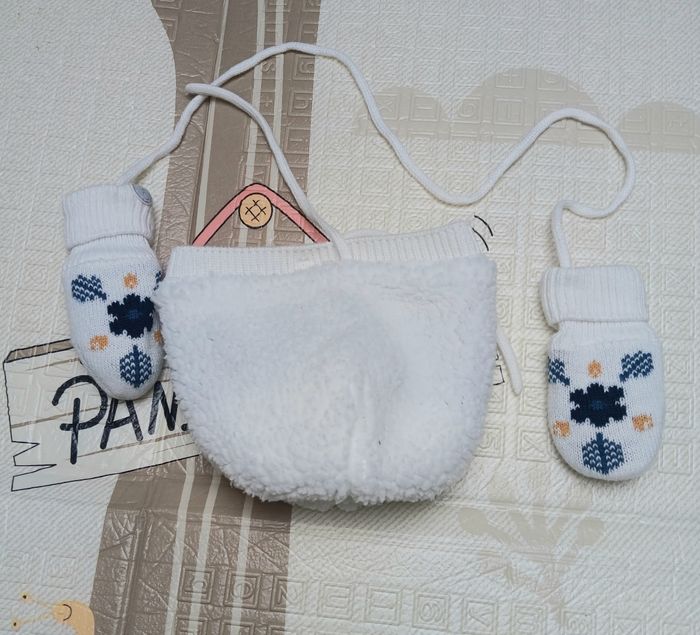 Bonnet et gants bébé - photo numéro 2