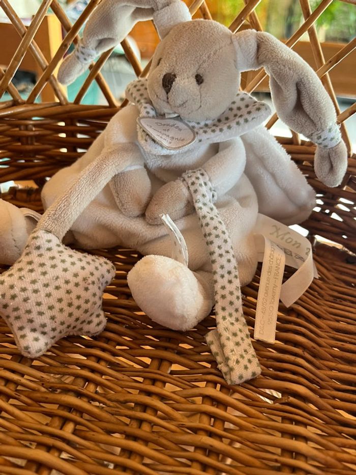Doudou lapin attache tétines - photo numéro 3
