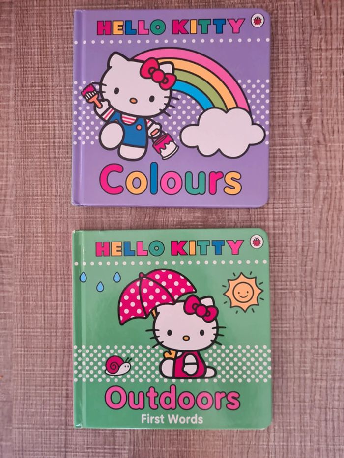 Lot de 2 Hello Kitty en anglais TBE