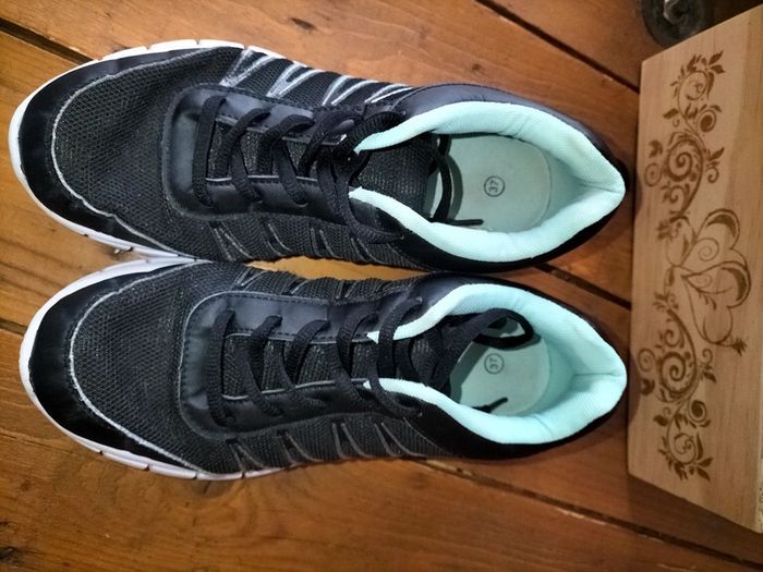 Basket noir et verte 37 - photo numéro 5