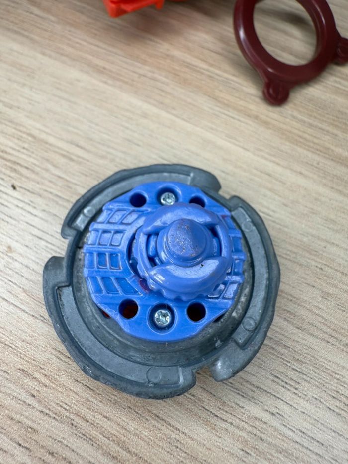 Toupie beyblade métal fusion capricorn - photo numéro 4