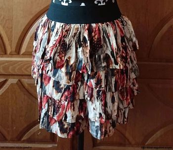 Mini-jupe à imprimé de plume taille 38 France Camaïeu 35% coton