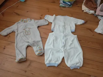 Lot de 2 pyjamas hiver velours.
