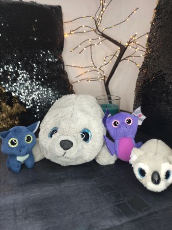 Lot de 4 peluches aux gros yeux brillants