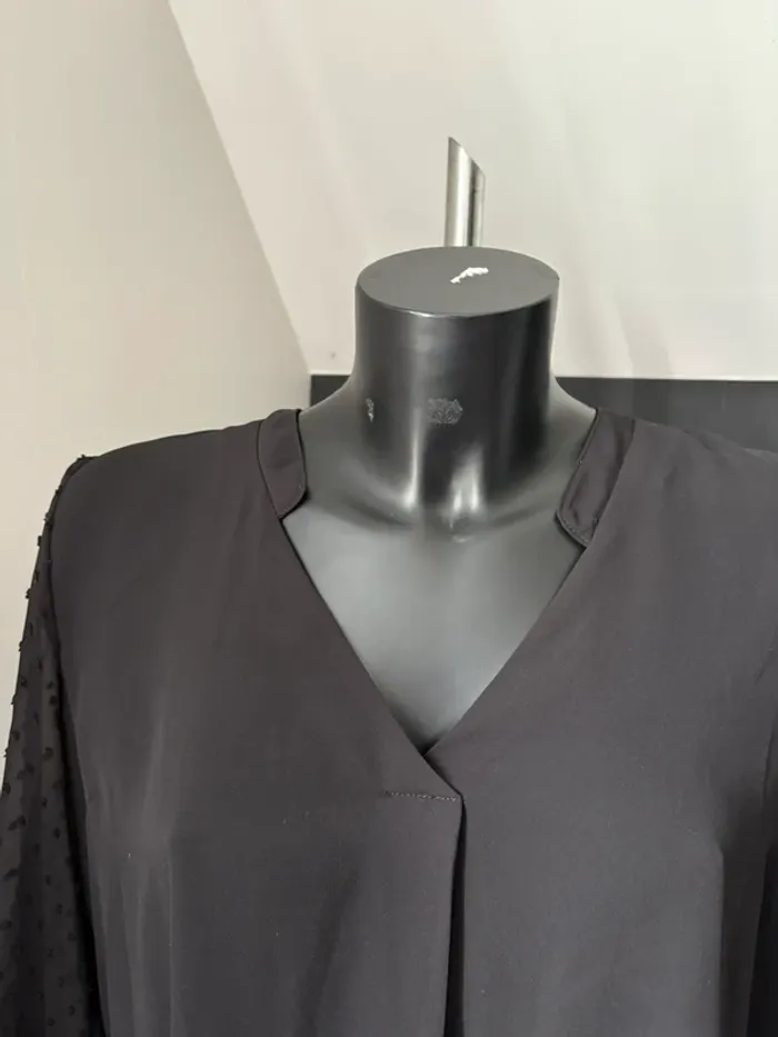 Blouse noire cache cache taille 3 - photo numéro 2