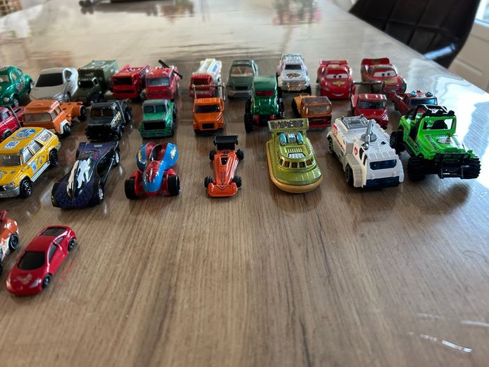 Lot de 37 véhicules en métal - photo numéro 2