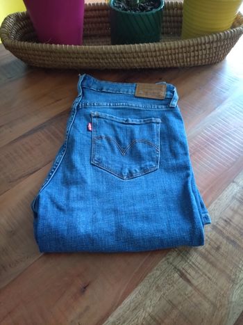 Jean Levi's 711 femme 