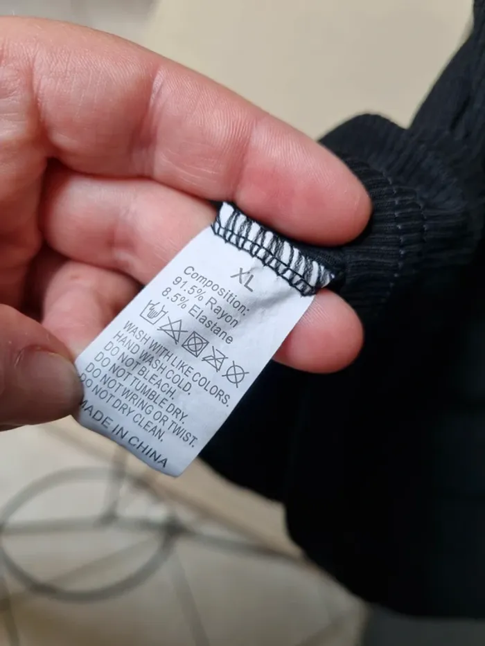 Débardeur noir avec soutien gorge intégré - photo numéro 3