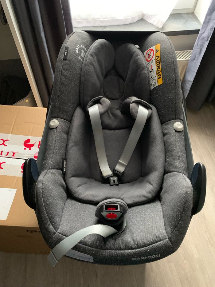 poussette Zelia et coque pebble + isize avec base isofix et accesoires - photo numéro 7