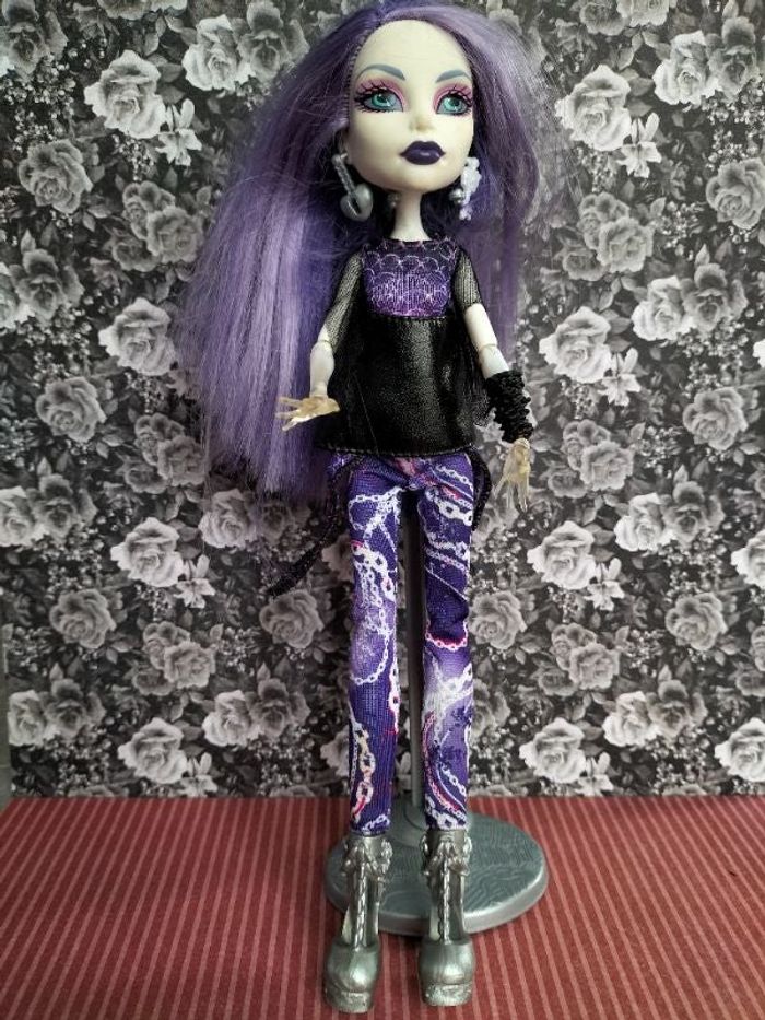 Poupée Monster High Spectra Mattel