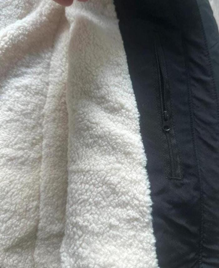 Super veste k-way neuve jamais portée Taille L, parfaite pour l'hiver l'envoi rapide - photo numéro 3