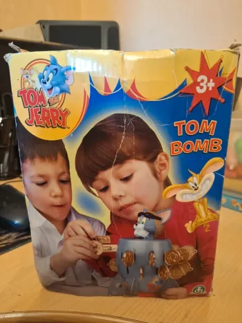 TOM BOMB tom et jerry
