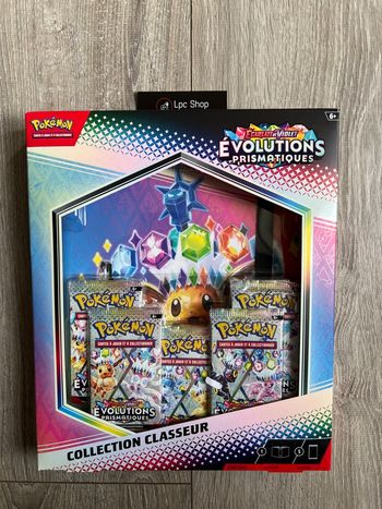 COFFRET POKÉMON CLASSEUR - EVOLUTIONS PRISMATIQUES EV 8.5 - FR - NEUF
