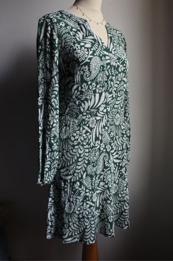 Robe fluide imprimée verte et blanche Kiabi