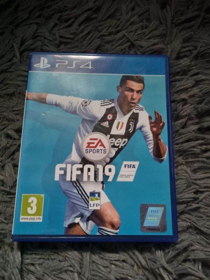 Jeu Ps4 Fifa 19 - photo numéro 1