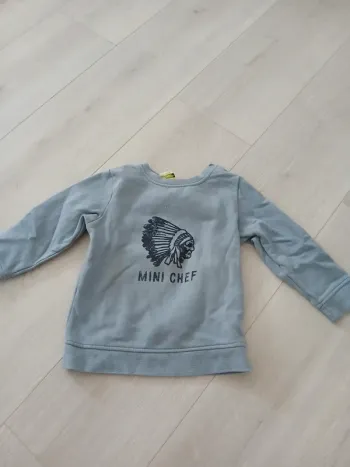 Pull taille 24 mois