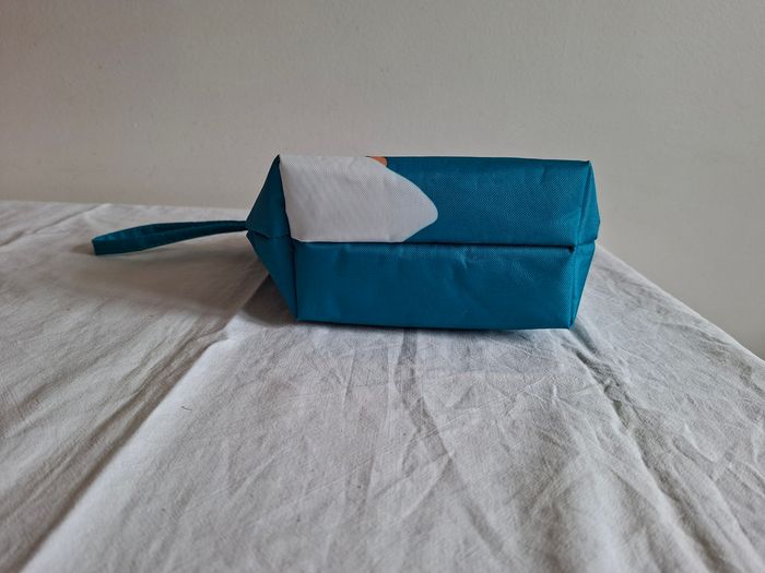 Pochette isotherme turquoise Yves Rocher - photo numéro 2