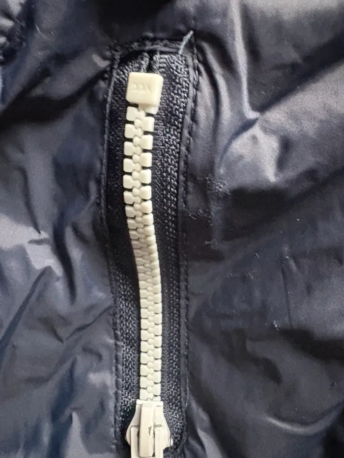 Coupe-vent avec capuche 5 ans - photo numéro 3