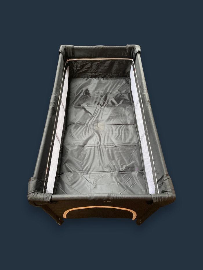 Lit bébé pliable / parapluie KEES – Idéal pour les voyages et la maison – Très bon état - photo numéro 3