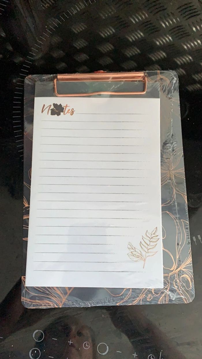 Porte-bloc note fleur noir doré