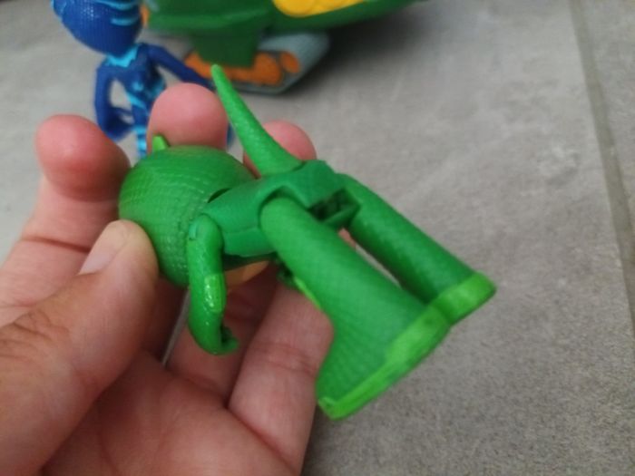 Figurine Gluglu avec son véhicule Pyjamasques - photo numéro 3