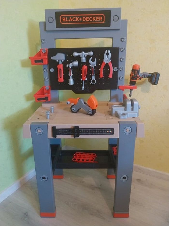 Établi bricolo one de Black et Decker