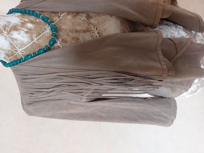 Veste Orsay en suédine marron clair longues franges taille 36-38 - photo numéro 2