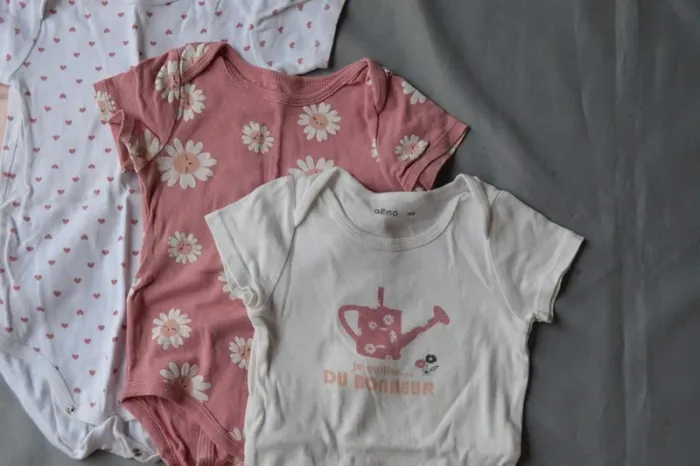 Lot 4 bodies Gémo fille 3 ans / 98 cm coton - photo numéro 3