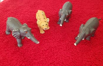 Figurines animaux de collection