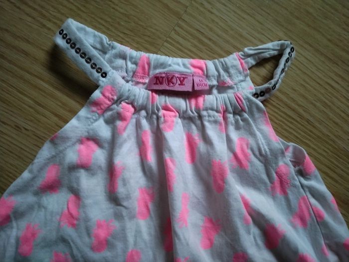 Débardeur blanc. Ananas rose. Filles. Nky.
Taille 4 ans - photo numéro 3