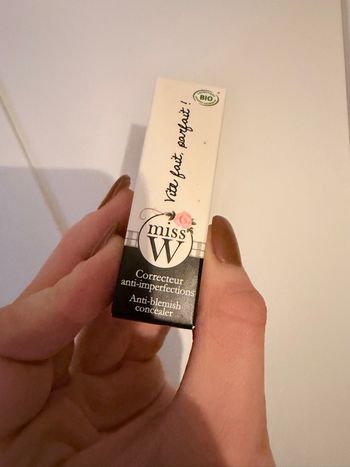 Correcteur anti imperfections miss W