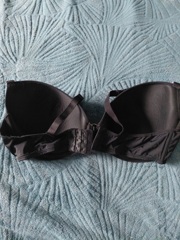 Soutien-gorge noir - photo numéro 2