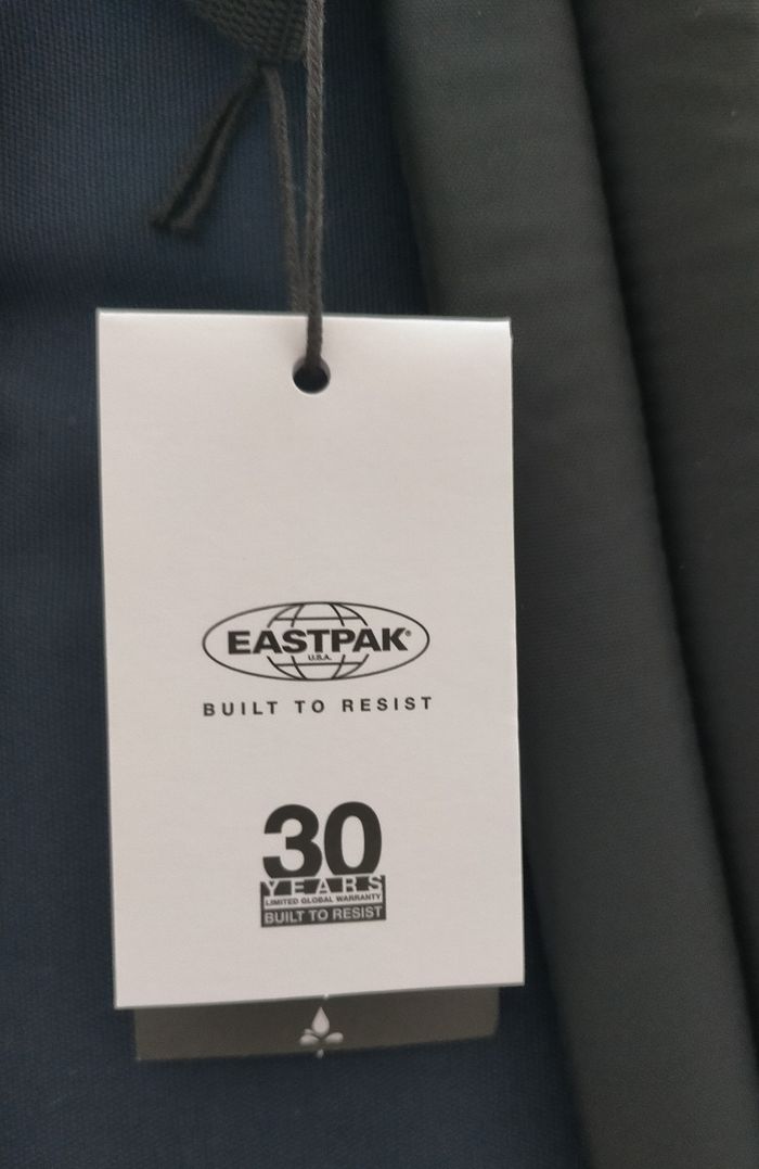 Sac à dos Eastpak bleu marine 24L - photo numéro 4