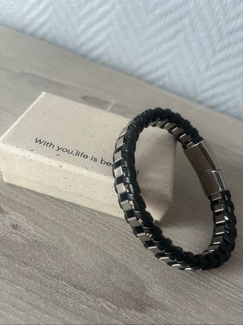 Bracelet en cuire tresser et en acier inoxydable