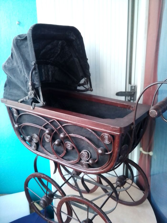 Ancienne poussette enfant pour poupée - photo numéro 2