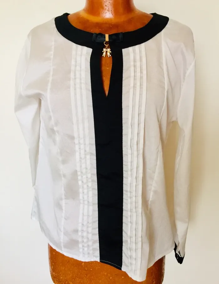 Blouse blanche et noire