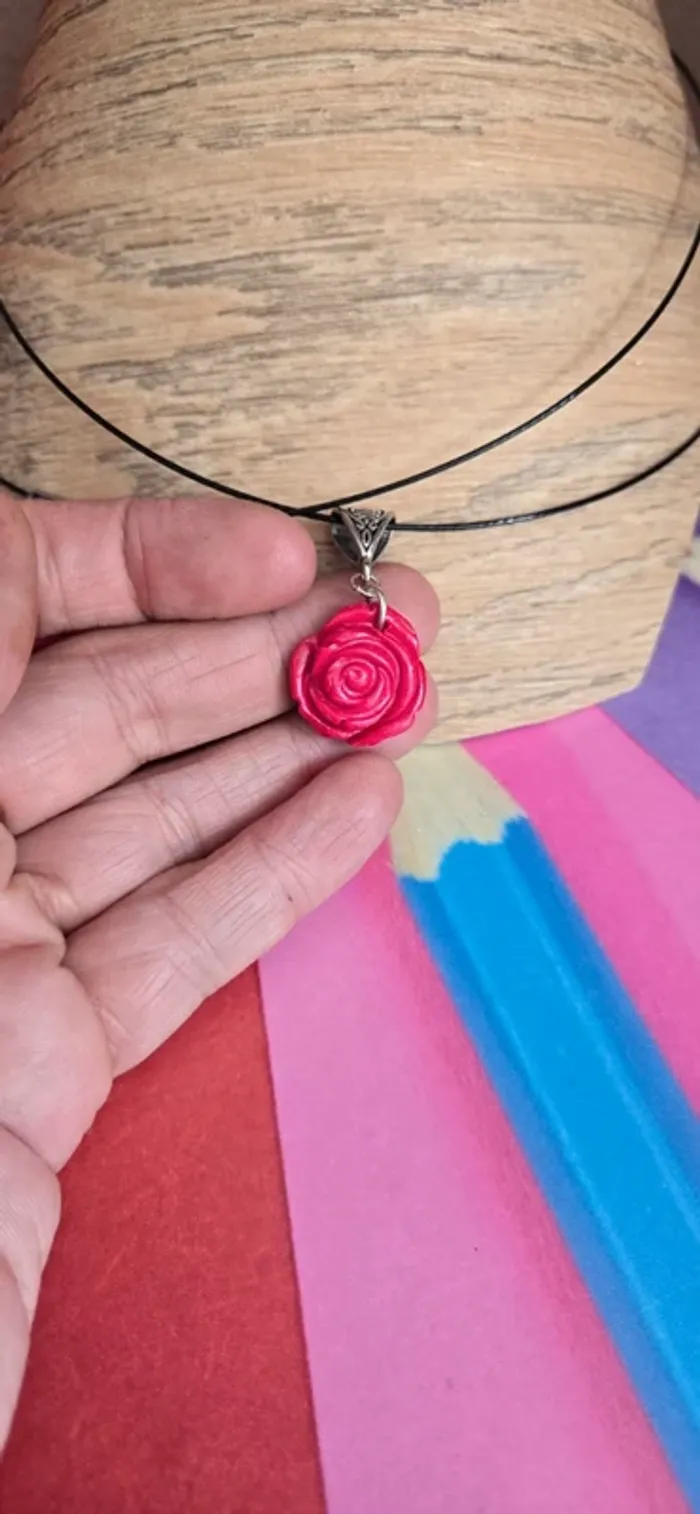Collier petite rose rouge Fimo neuf - photo numéro 2