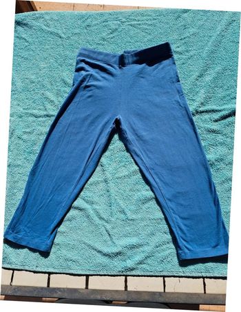 Pantacour très souple et confortable 36/38 bleu