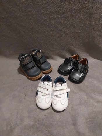 Lot chaussure taille 19