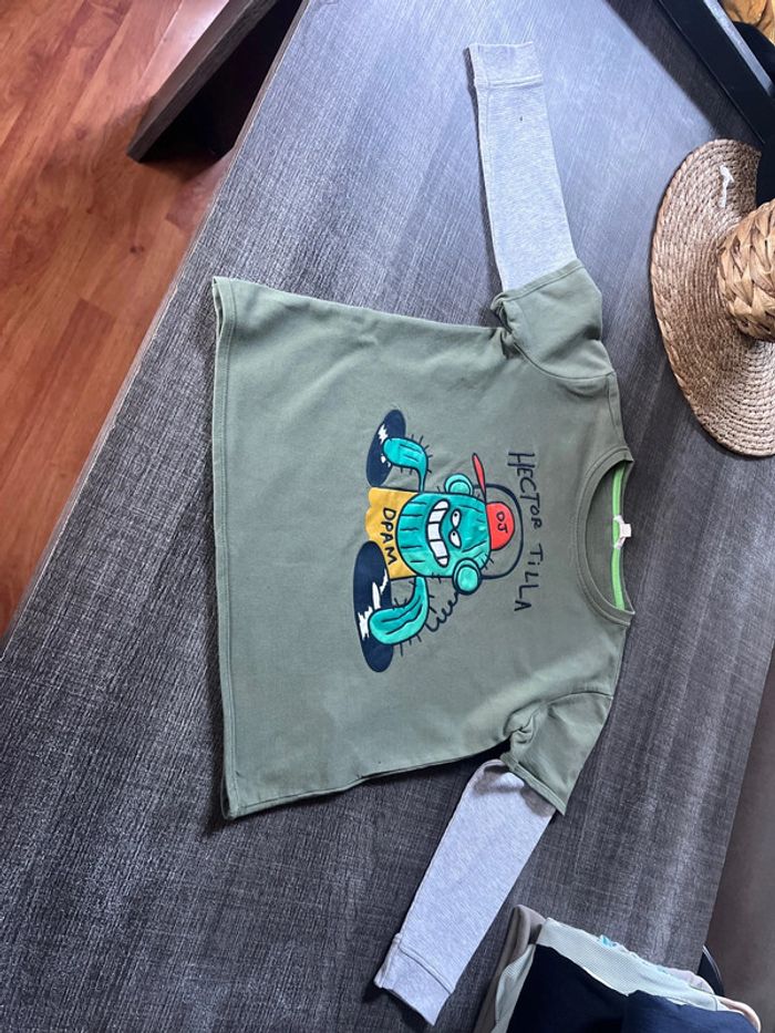 T-shirt épais, manches longues, taille huit ans, marque du pareil au même