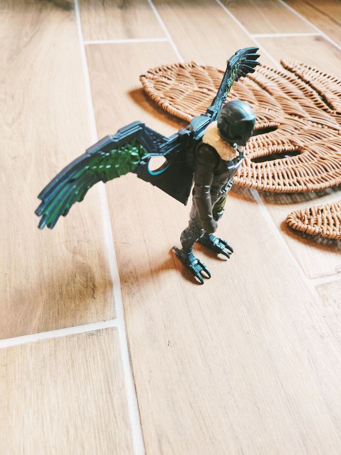 🦅 Figurine Vulture Le Vautour de Spider-man Avengers Marvel marque Hasbro - photo numéro 3