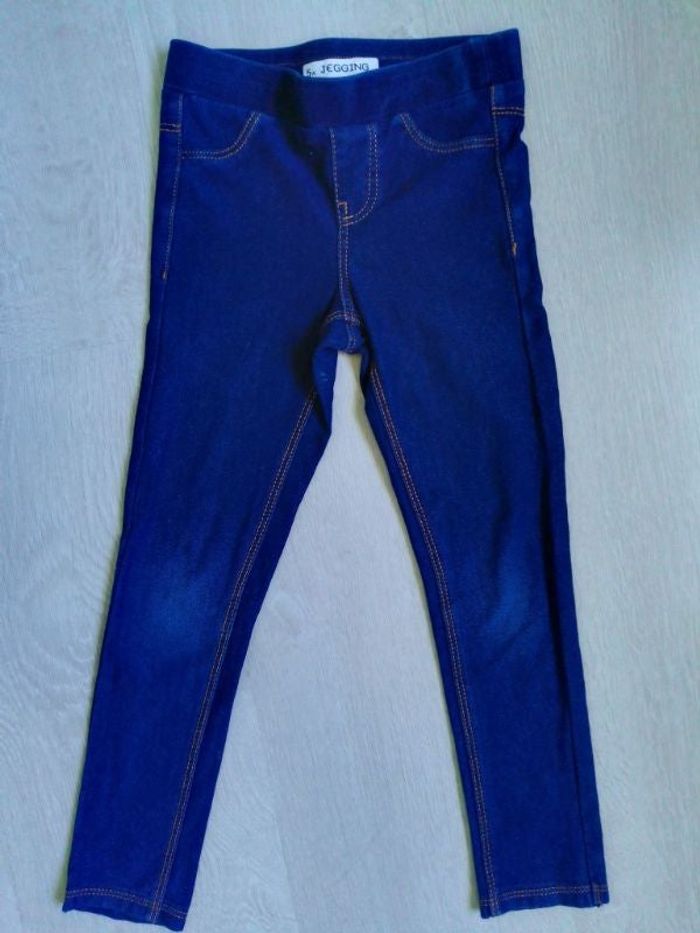 pantalon fille 5 ans, très bon état