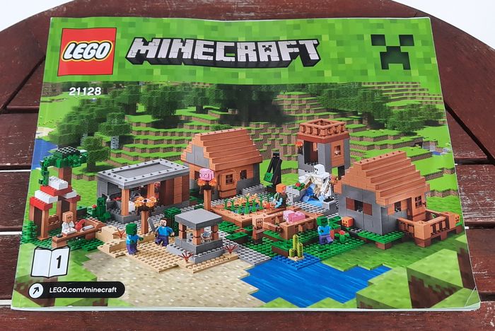 LEGO Minecraft 21128 Le village - photo numéro 7