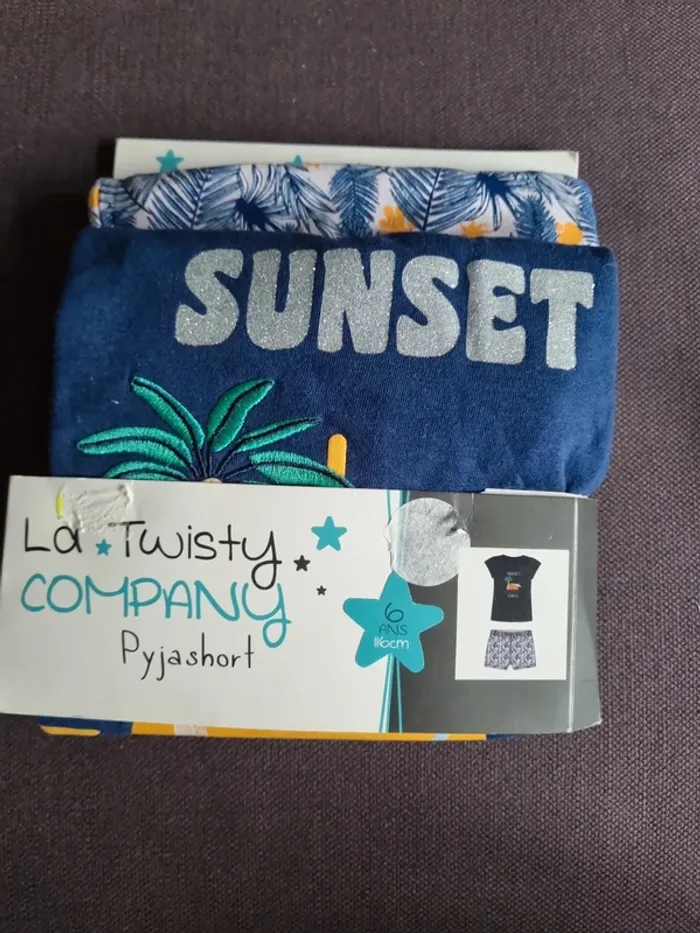 Lot de pyjamas été fille neufs taille 6 ans - photo numéro 2