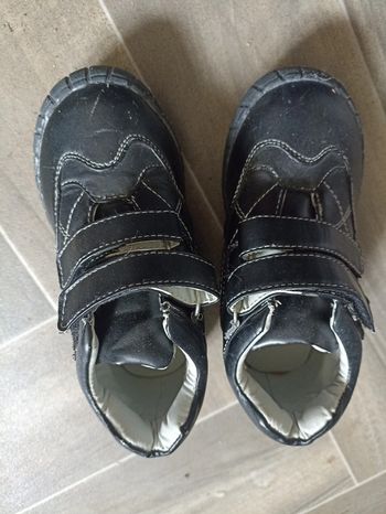 chaussures taille 28 noire