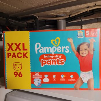 Carton de couches pampers pants taille 5