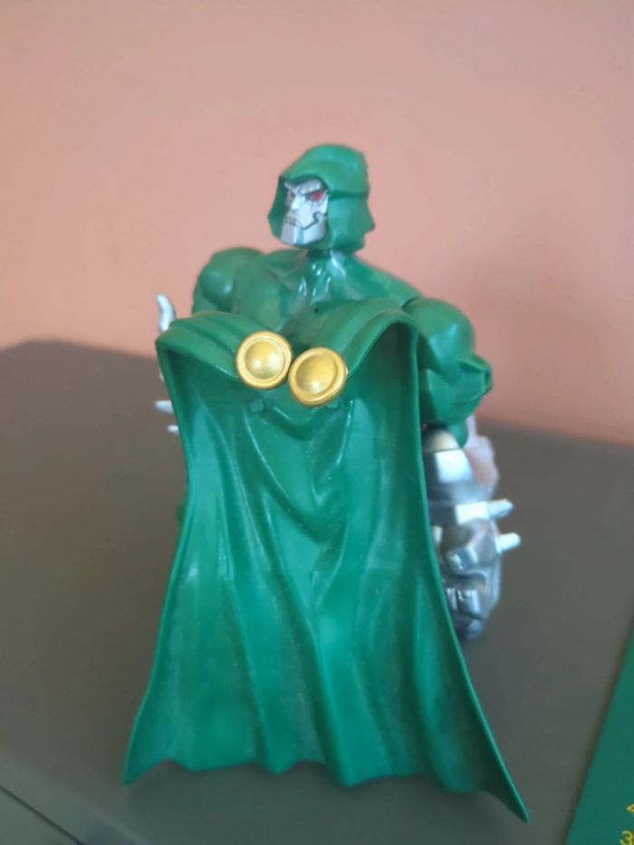 Avengers Docteur Doom Figurine - photo numéro 3