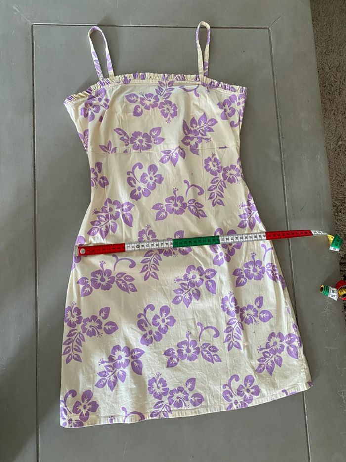 Robe courte style hawaïen crème avec fleurs violettes MWR taille 38 - photo numéro 13