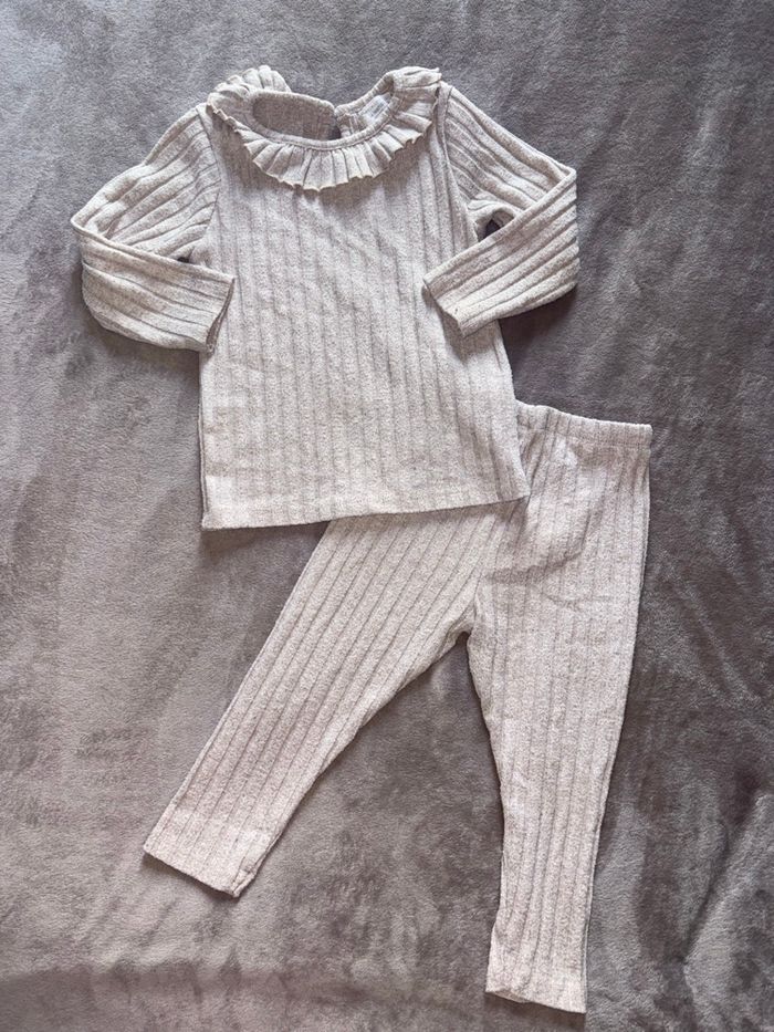 Lot pour jumelles primark taille 3 ans - photo numéro 6